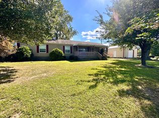 1380 County Road 1575 N, Cisne, IL 62823