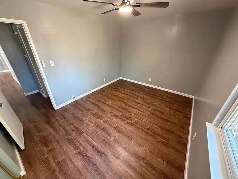 4497 Hamilton Ave #B — Photo 5