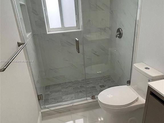 5th image of 639 NE 10th Ave APT 102