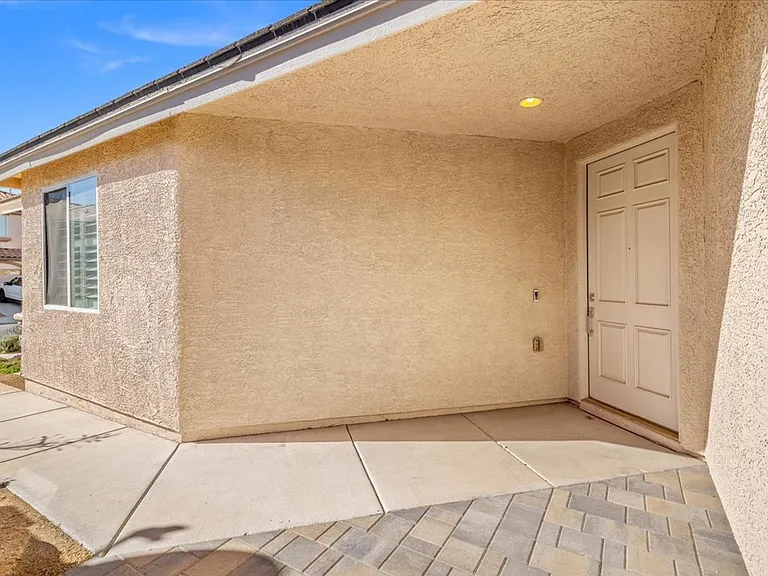 988 Buffalo River Ave — Photo 4