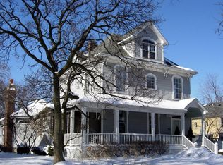 18 N Vine St, Hinsdale, IL 60521