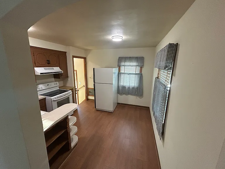 5915 Forest Ave — Photo 3