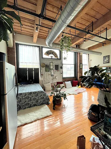 1010 Arch St Photo 1
