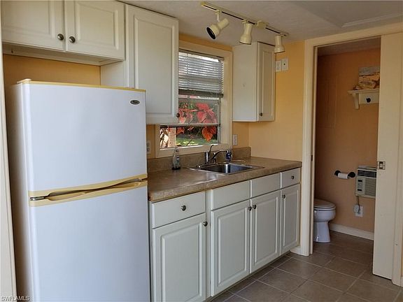 4th image of 5750 Cypresswoods Resort Dr