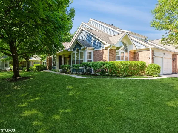122 Harvard Ct, Glenview, IL 60026