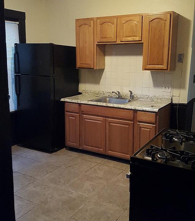 2nd image of 43 Torrey St #1