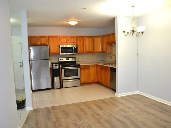 20 Heaths Ct APT 104, Lynn, MA 01905