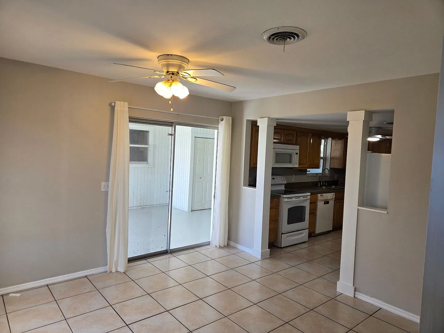Lots of Room — Photo 3