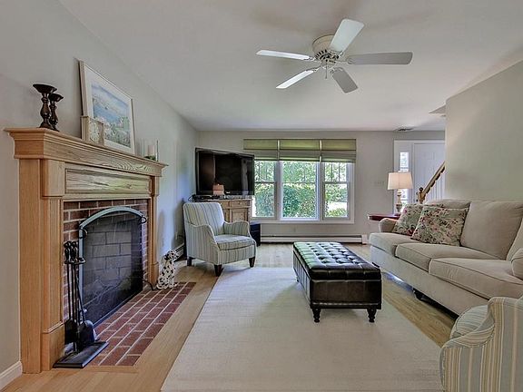 4th image of 24 Nightingale Dr