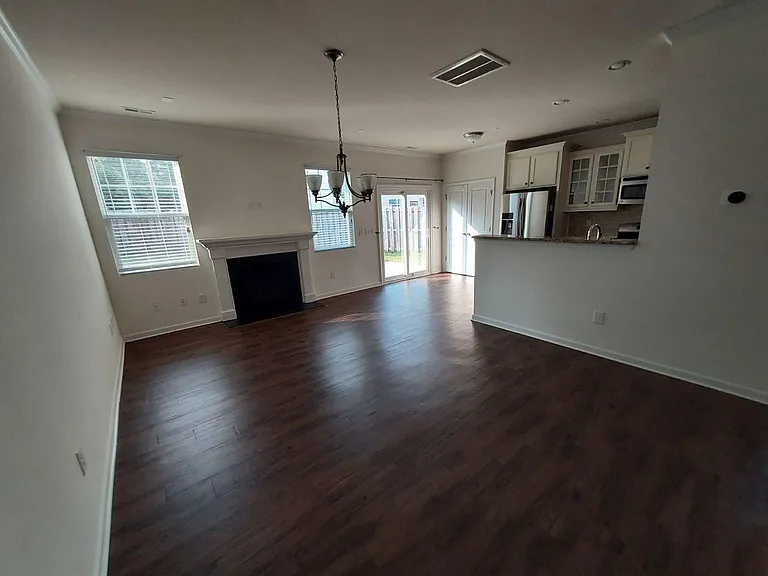 608 Stapleford Ln — Photo 6