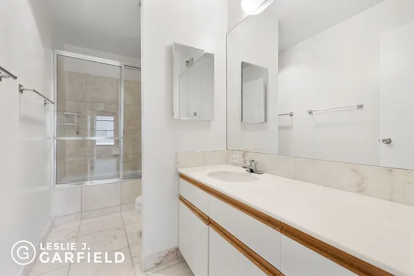 Rented by Leslie J. Garfield | media 38