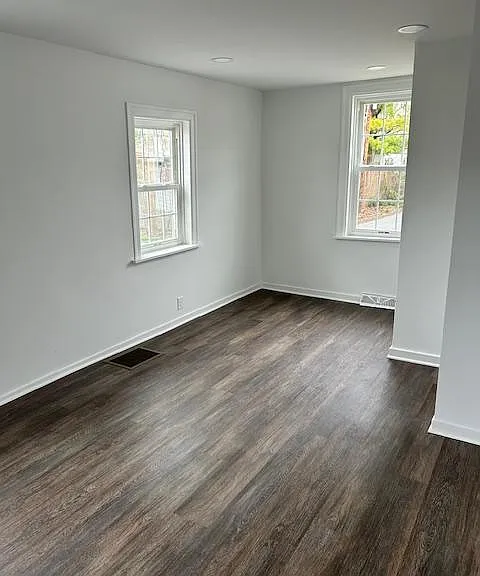 512 S Laurel St — Photo 12