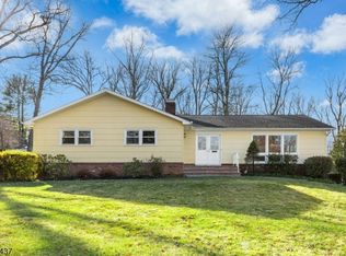 150 Lenape Ln, Berkeley Heights, NJ 07922