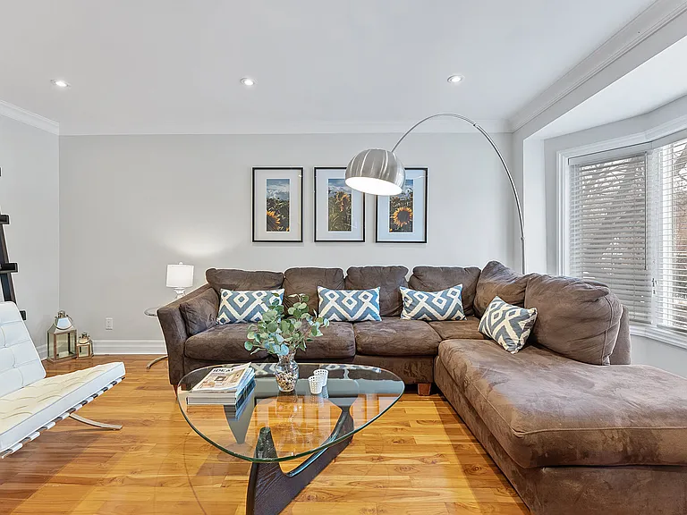 111 Summerhill Ave — Photo 33