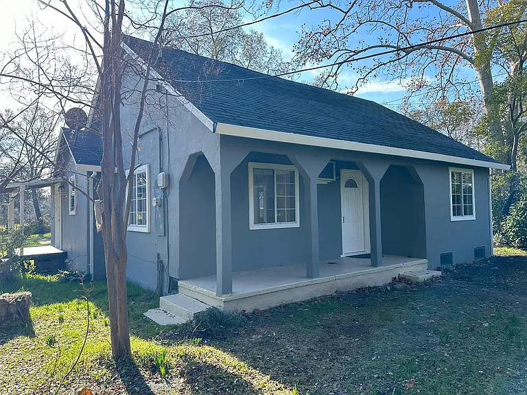 7828 Old Auburn Rd — Photo 1