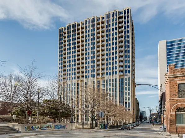 700 N Larrabee St, Chicago, IL