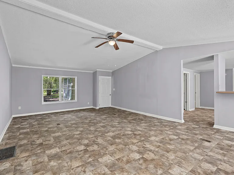 1133 Pickett Rd — Photo 8