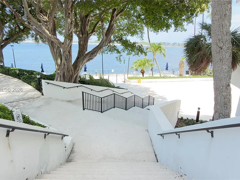 2333 Brickell Ave #614 — Photo 44
