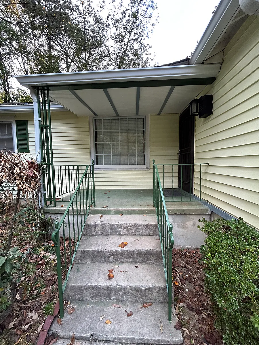 Building Photo - Fairburn Rd SW