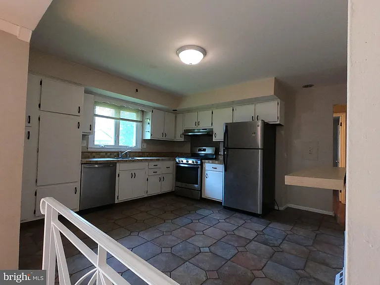436 S Suffolk Dr — Photo 23
