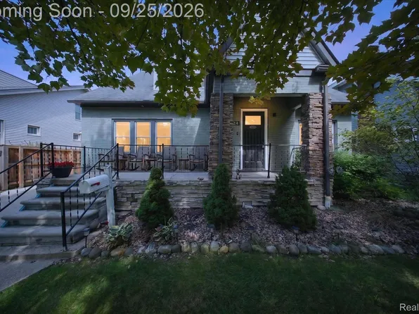 224 W Maplehurst St, Ferndale, MI 48220