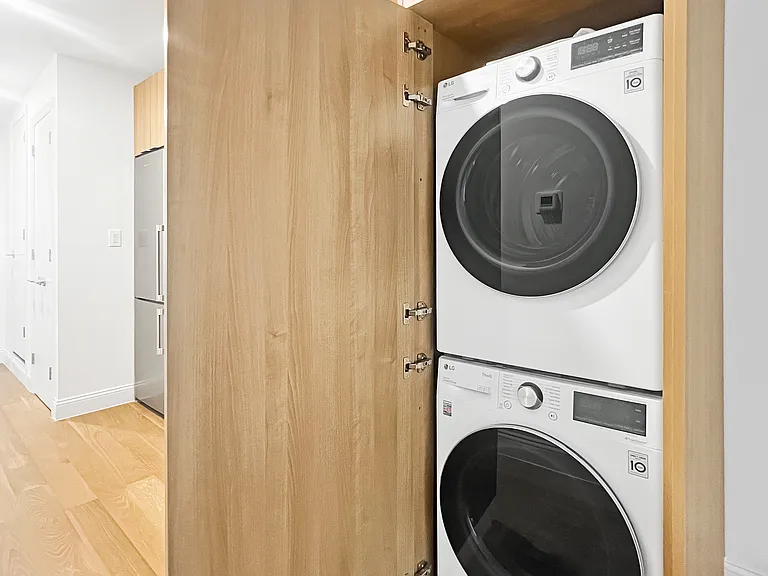 340 E 9th St #1 — Photo 3