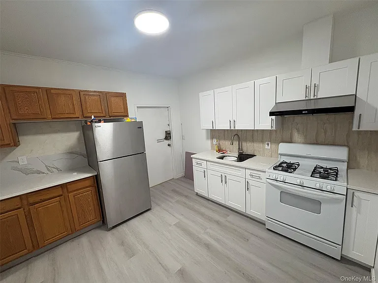 130 Wickham Ave — Photo 12