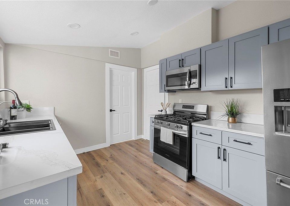 1st image of 3875 Everest Ave