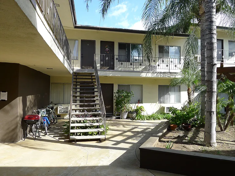 8740 Topanga Canyon Blvd #6 — Photo 46