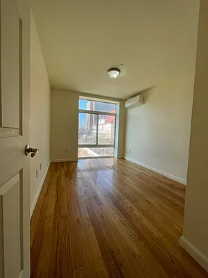 Rented by Fave Realty Inc | media 3