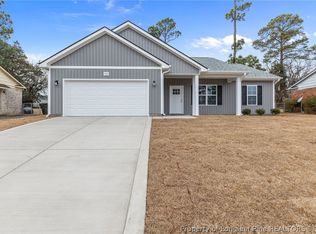 525 Deerpath Dr, Fayetteville, NC 28311