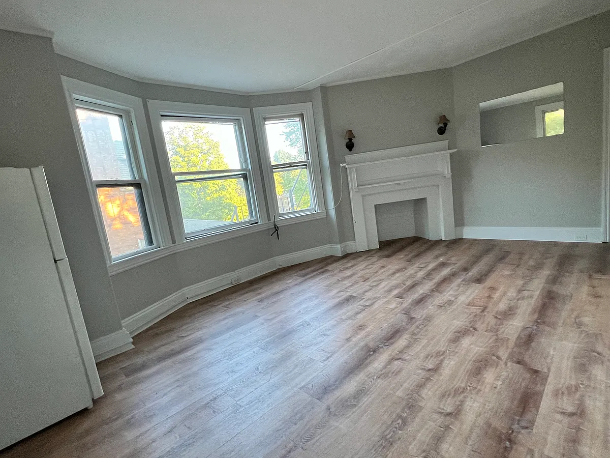 Building Photo - 83 Englewood Ave #7