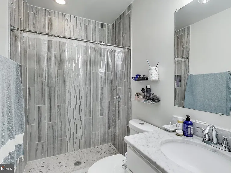 426 18th St NE #2 — Photo 10