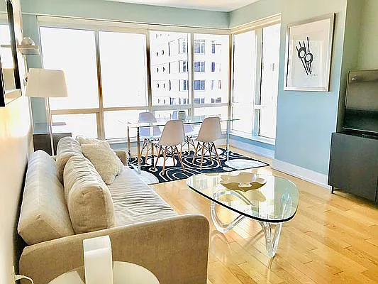 Sold by Pearl & Water LLC | media 4