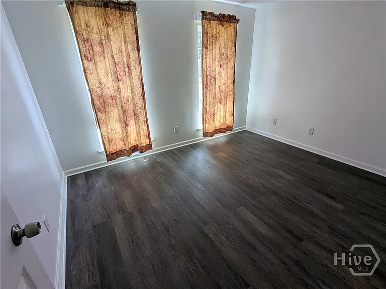 140 Fire Thorn Ln — Photo 11