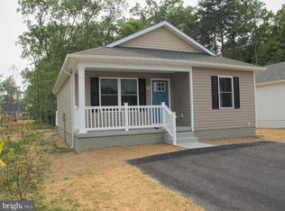 1800 Dwight Ave, Colonial Beach, VA 22443