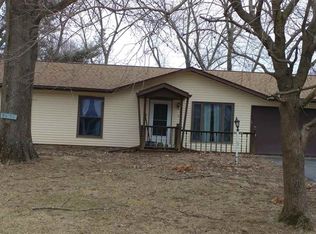 9694 S Armstrong Pl, Terre Haute, IN 47802