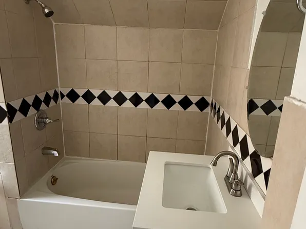 7608 Steadman St #2, Dearborn, MI 48126