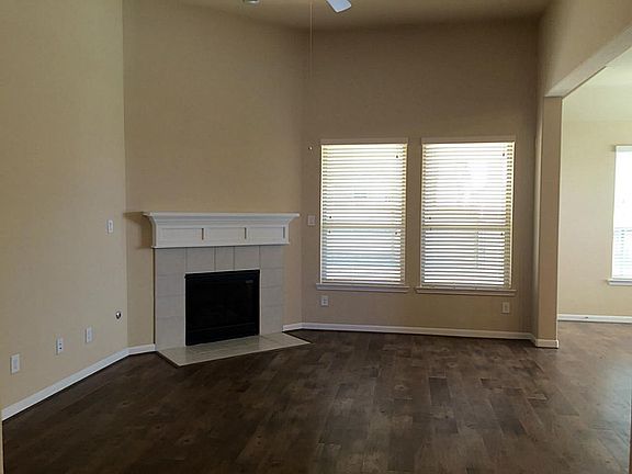 5th image of 16722 Sycamore Bend