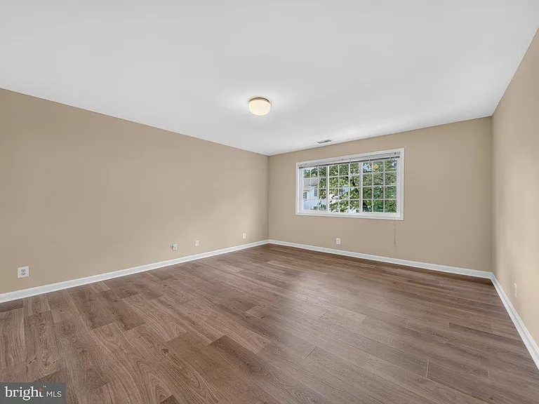 1201 N Van Dorn St — Photo 15