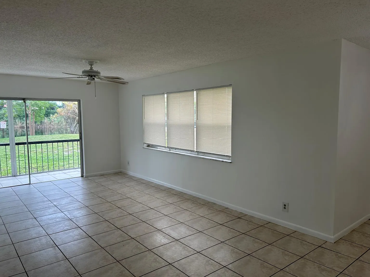 2 bed, 2.0 bath, 1200 sqft, $1,900 — Photo 4
