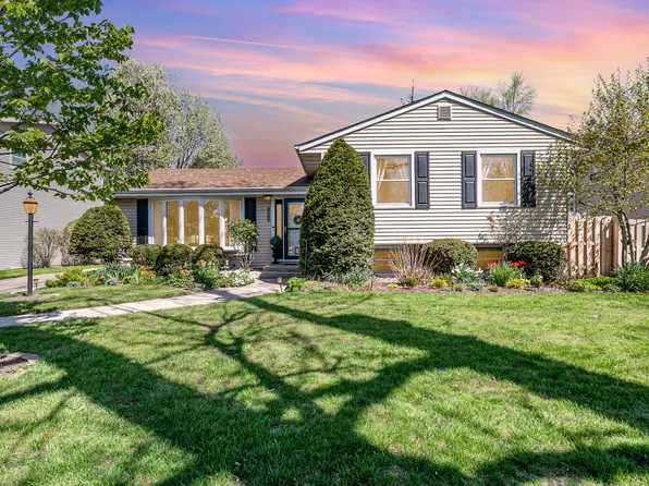 1613 Bluebird Ln, Munster, IN 46321