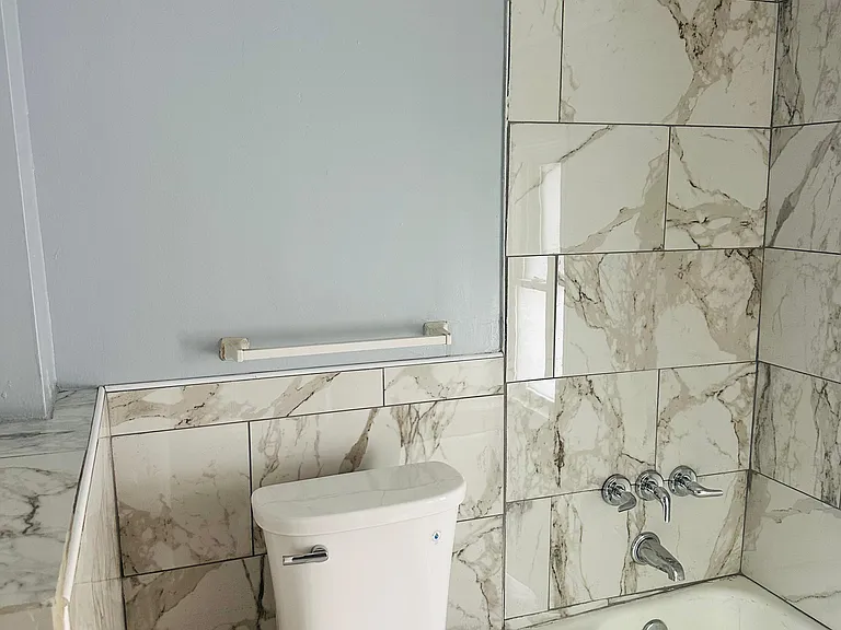 1158 Edgerton St #2 — Photo 3