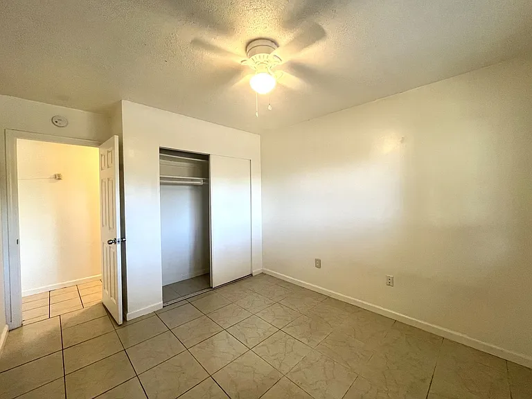 RV T 1594 B&C Sepulveda Ave — Photo 29
