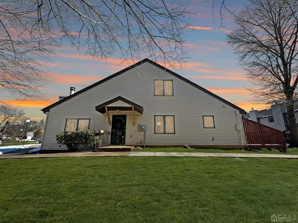 40 Ventura Ct, Old Bridge, NJ 08857