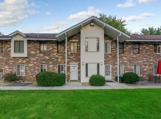19 Navajo Ct, Coram, NY 11727