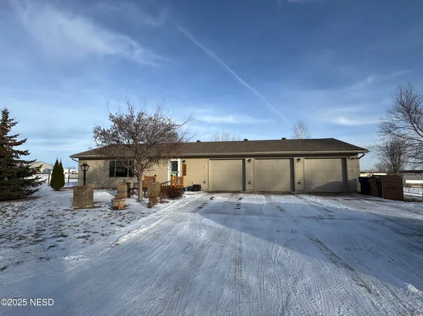 1106 25th St SW, Watertown, SD 57201