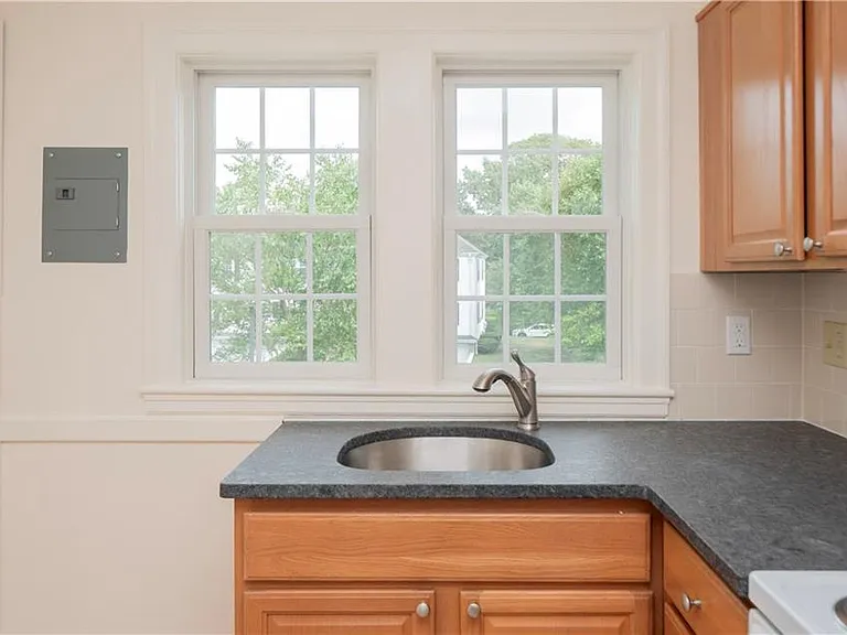 11 Village Ln #B — Photo 12