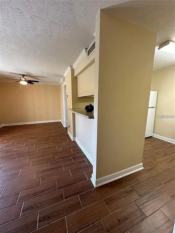 1 bed, 1.0 bath, 420 sqft, $1,100 — Photo 3