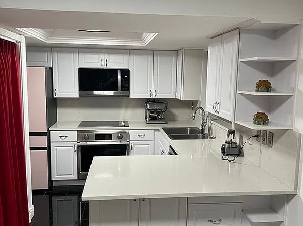 11183 NW 7th St APT 204-20, Miami, FL 33172